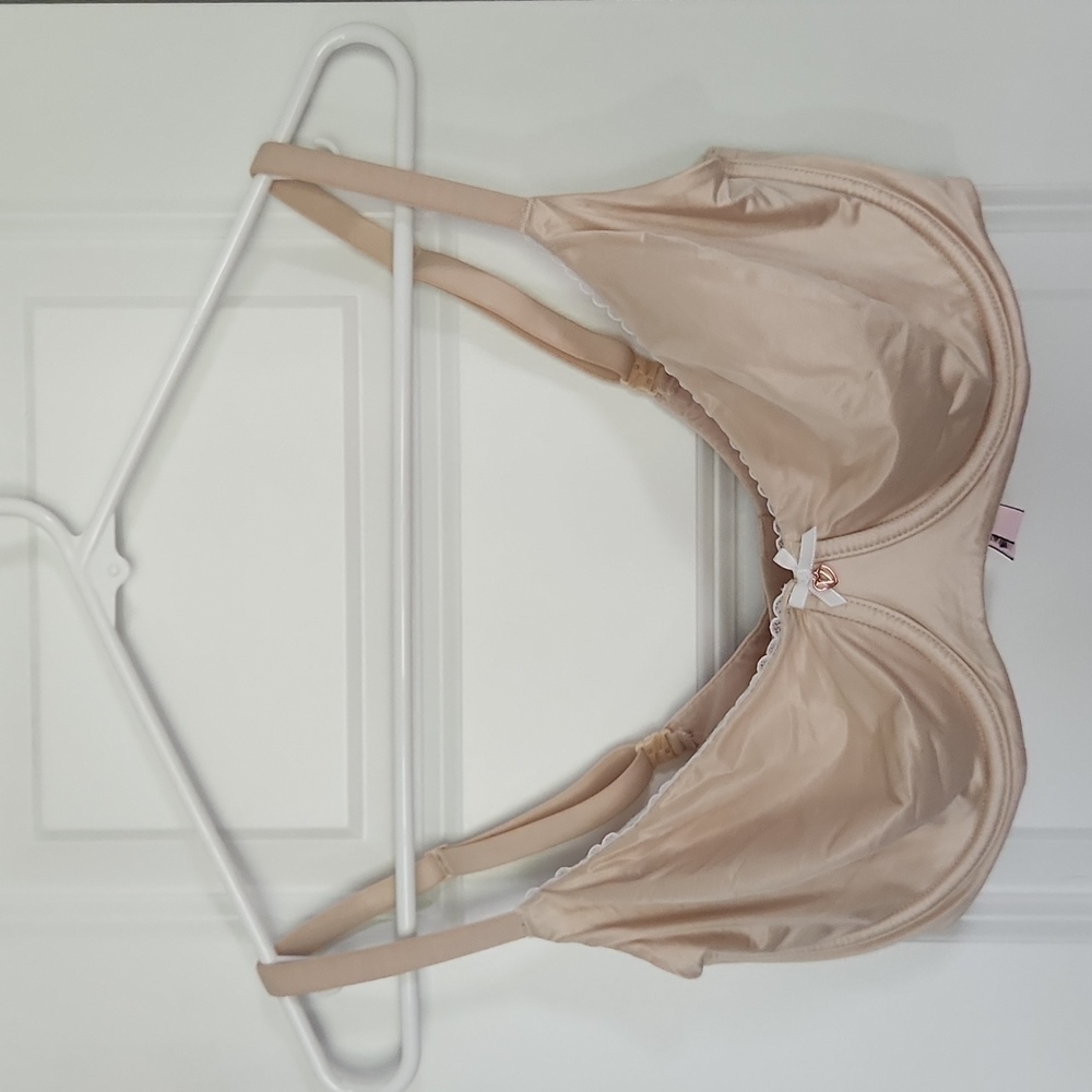 Victoria's Secret Body By Victoria unlined demi bra